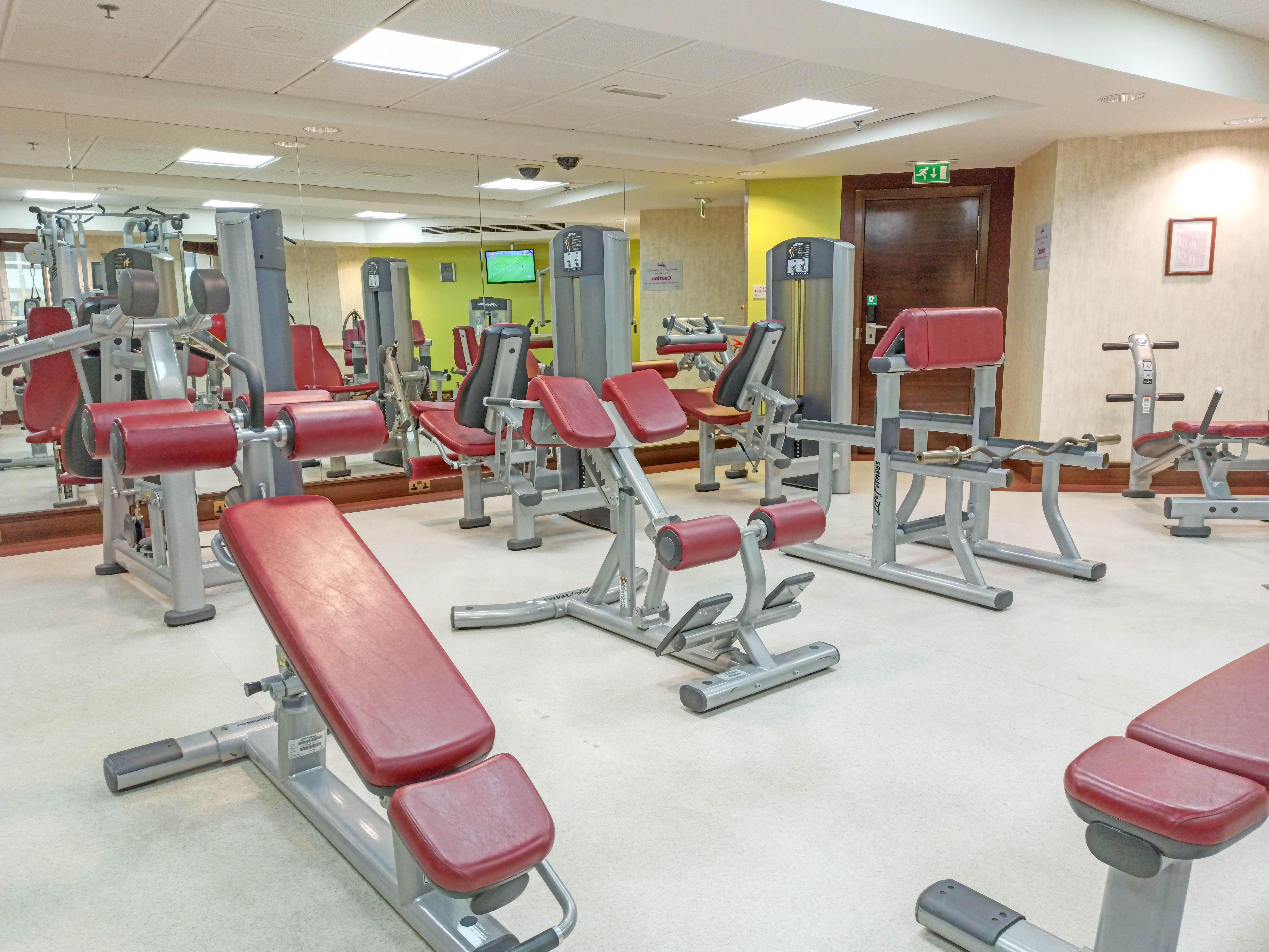 Crowne Plaza Dubai Deira, an IHG Hotel Bagian luar foto A gym in Dubai