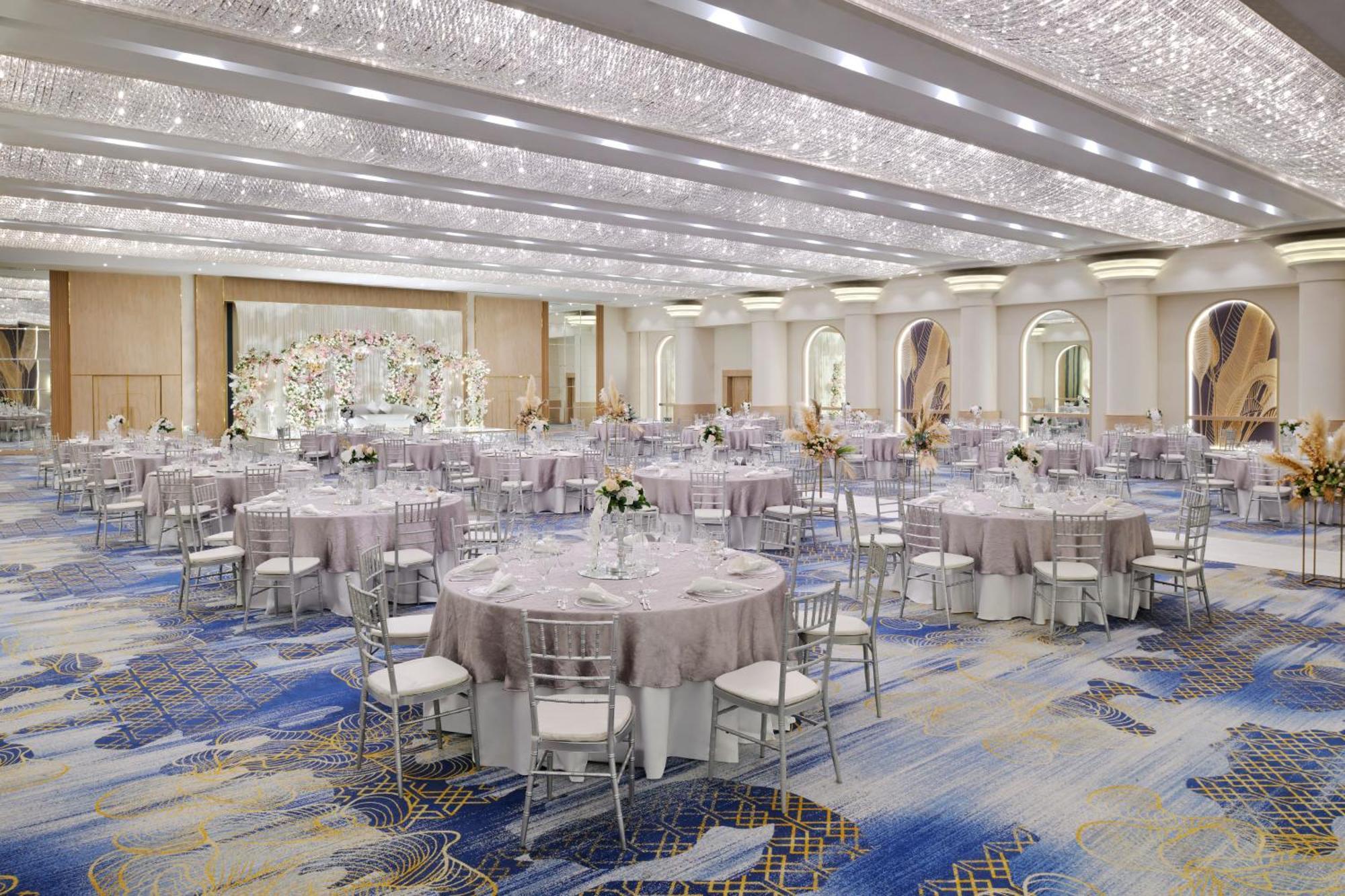 Crowne Plaza Dubai Deira, an IHG Hotel Bagian luar foto The ballroom